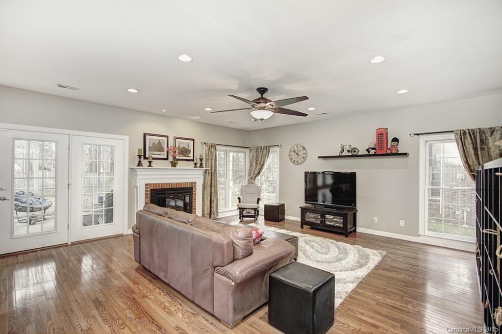 Hunters Gate - Residential