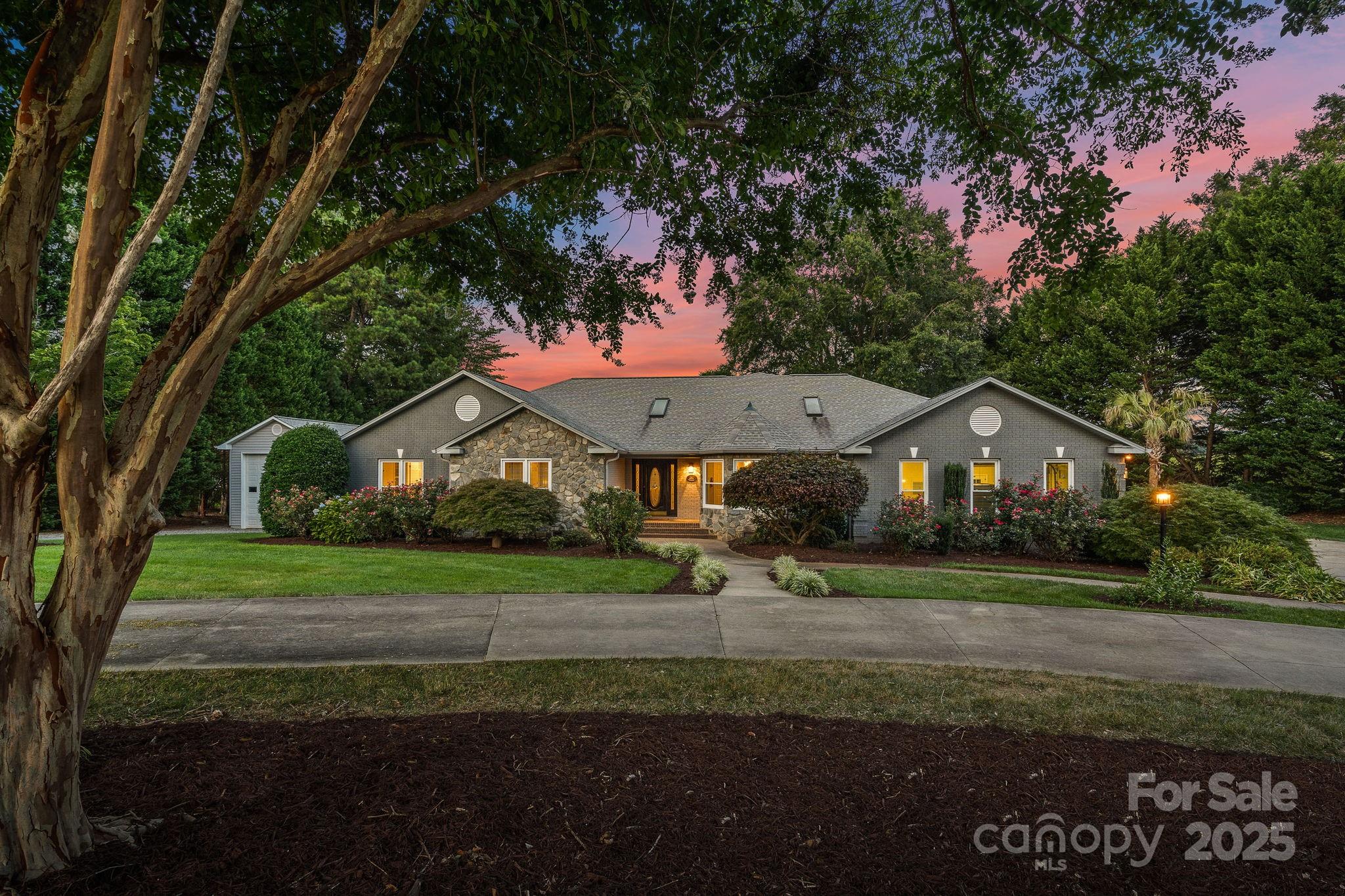 1350 Strawberry Lane