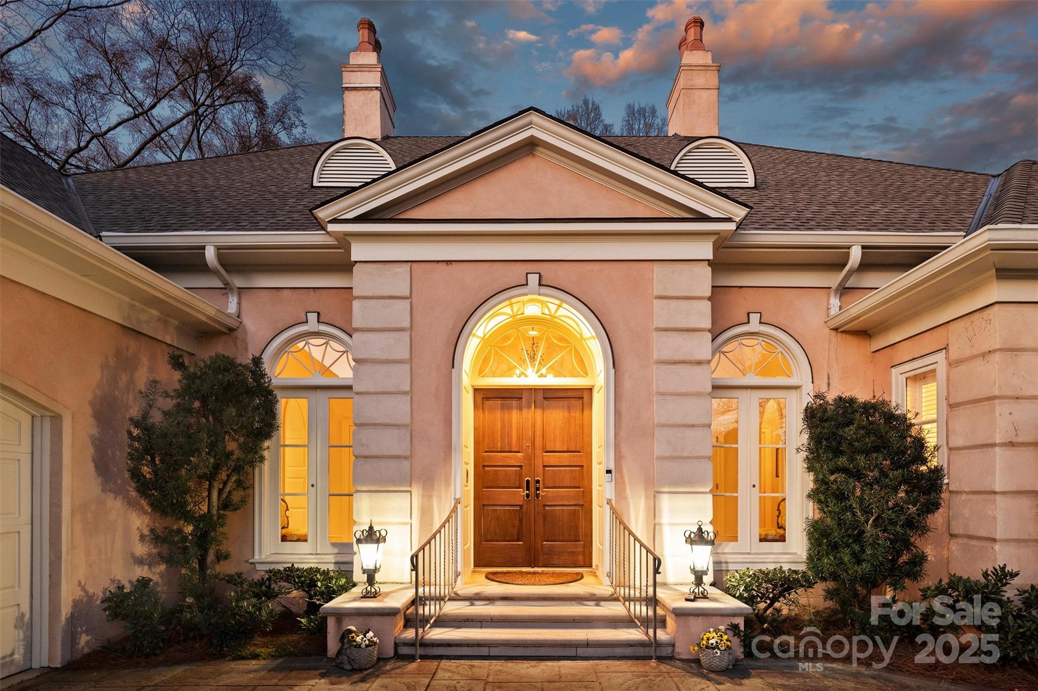 318 S Canterbury Road