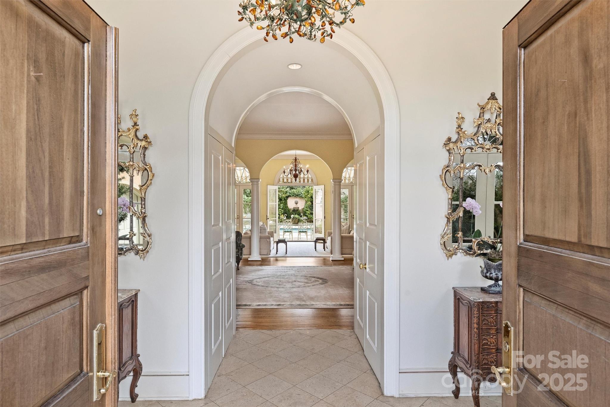 318 S Canterbury Road