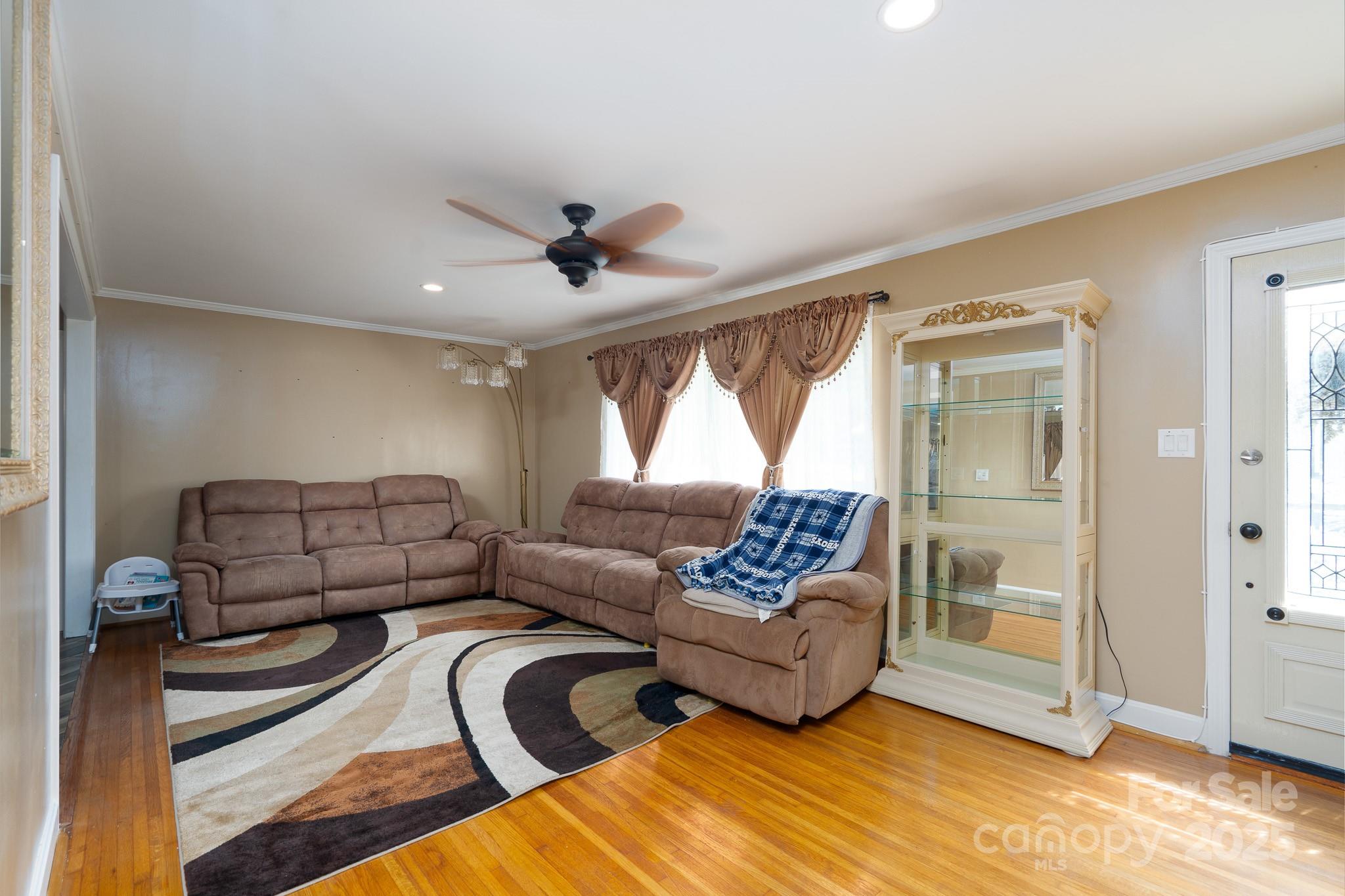 345 S Magnolia Street