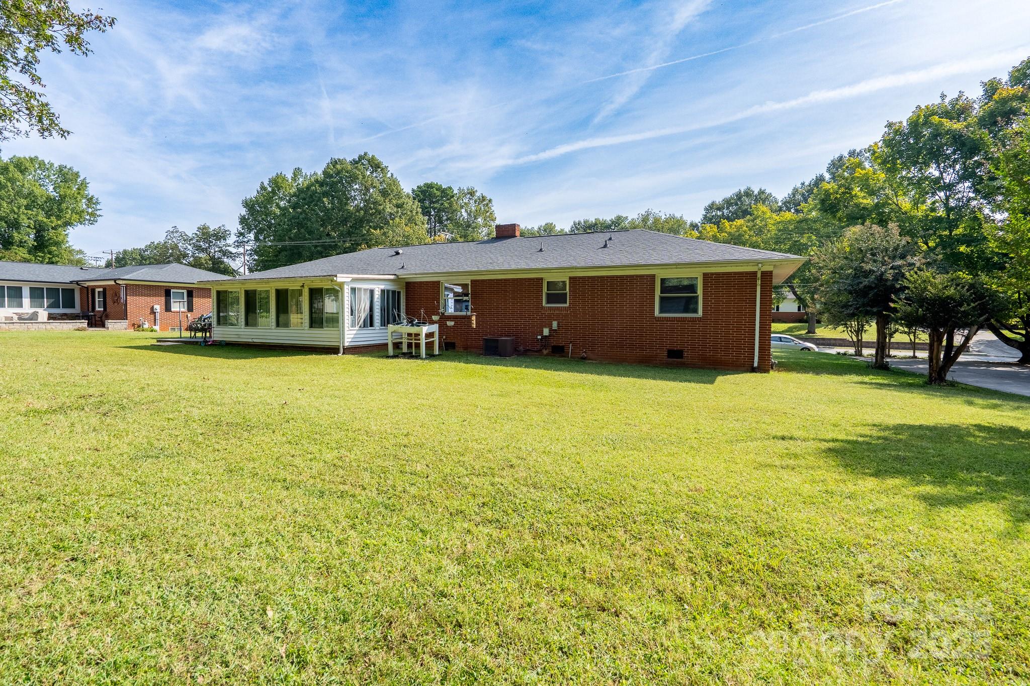 345 S Magnolia Street