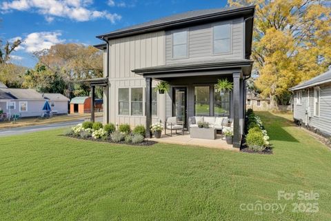 1024 Pryor Street Charlotte NC 28208