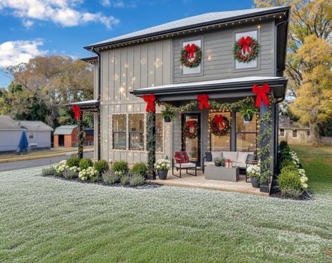 1024 Pryor Street Charlotte NC 28208