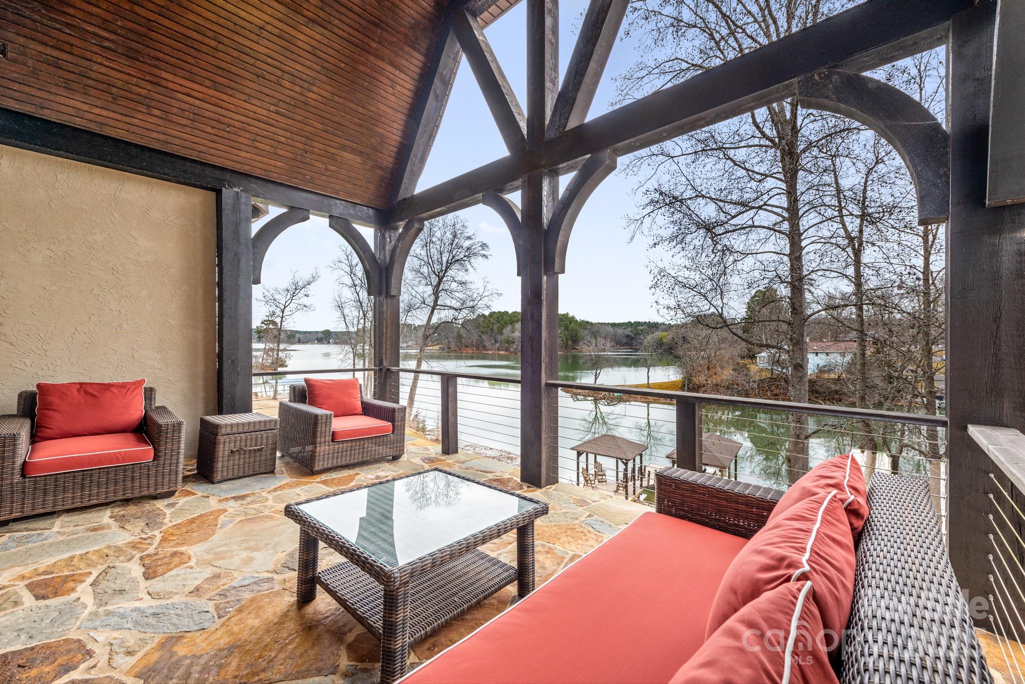 River Lakes - Residential