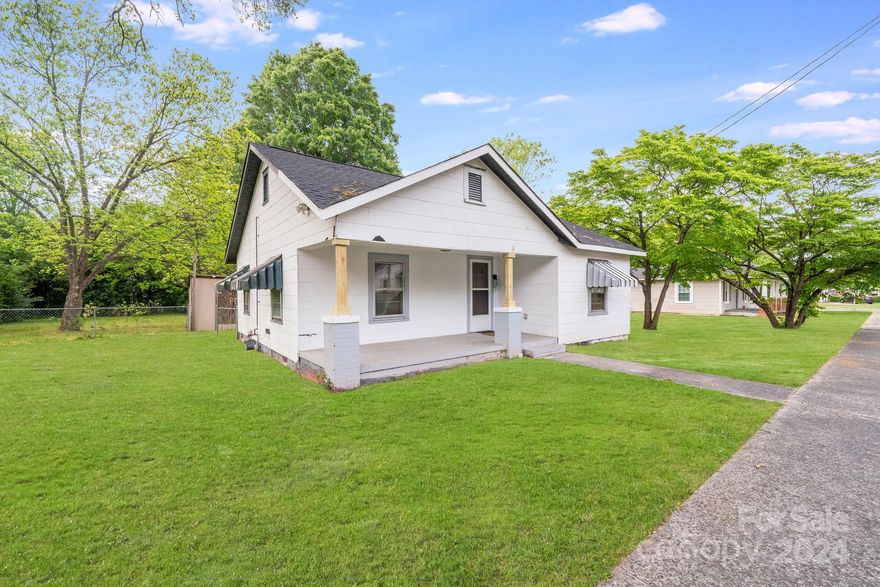 Charming bungalow perfectly situated in the vibrant heart of downtown Rock Hill! Ideal for first time home buyers, savvy investors seeking a fantastic opportunity for either a fix-and-flip project or a long-term investment strategy. This delightful property boasts three bedrooms, new roof (2022), new HVAC (2023) and comes complete with a convenient 10x12 shed included.