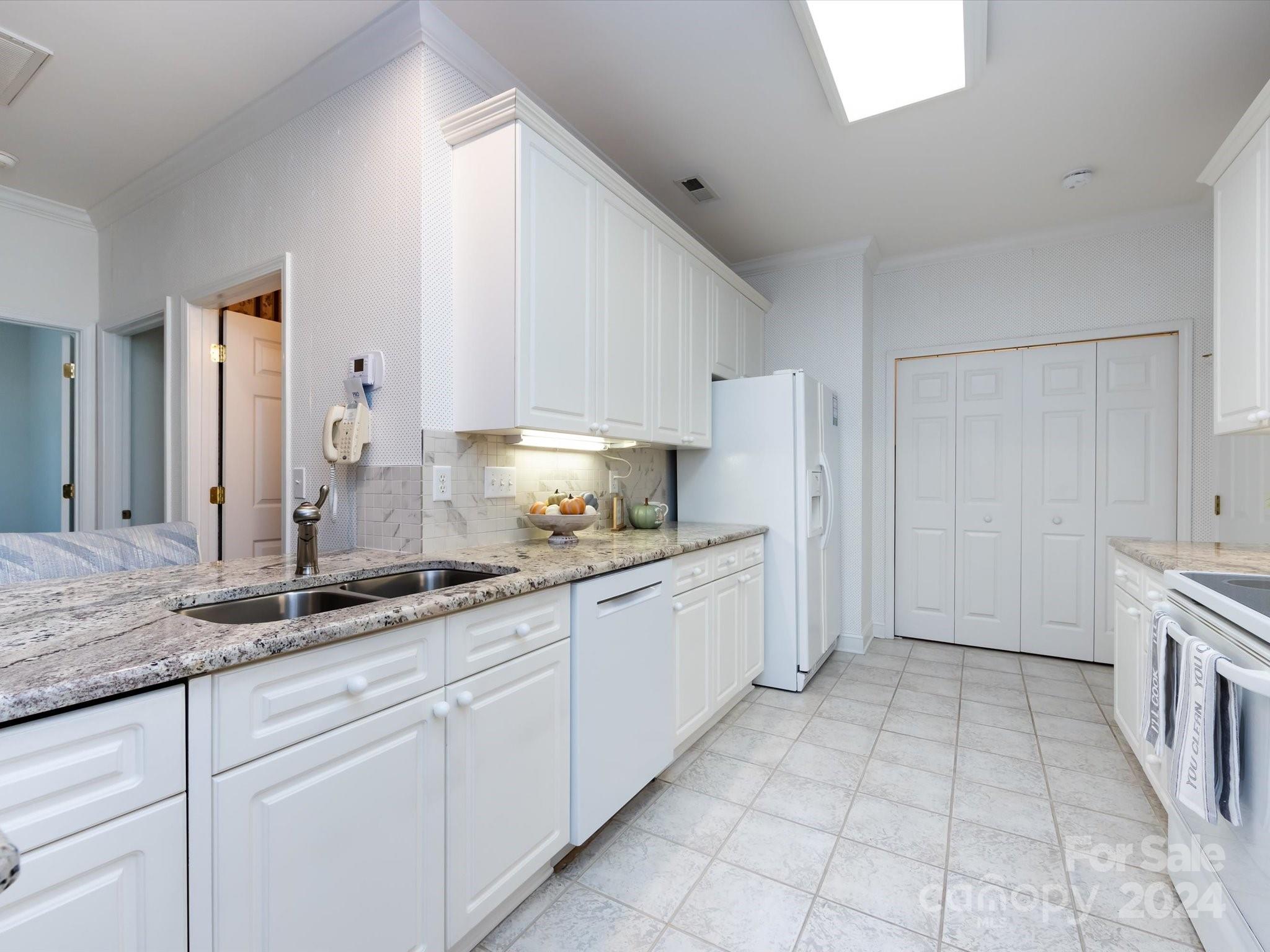 Mint Lake Village - Residential