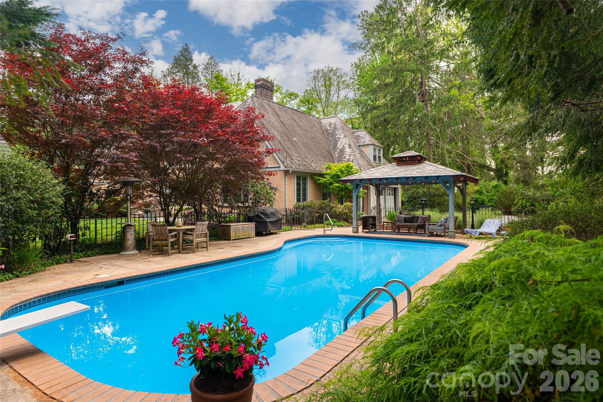 334 Vanderbilt Road