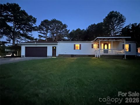 Photo of 2024 Poarch Road, Lincolnton, NC 28092 (MLS # 4390275)