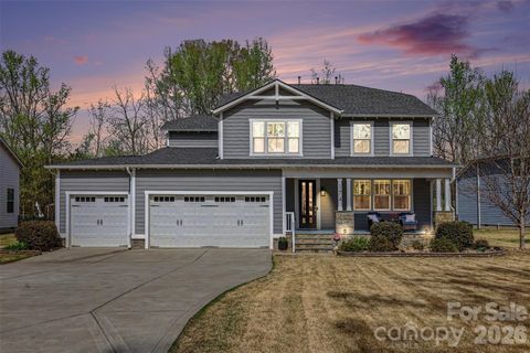 Photo of 174 Country Lake Drive, Mooresville, NC 28115 (MLS # 4361802)