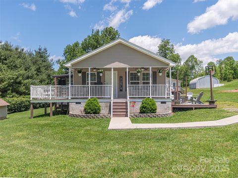 16 Sams Branch Road Candler NC 28715