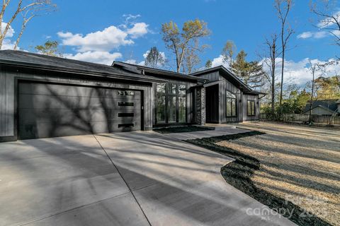 386 Donna Lane Fairview NC 28730