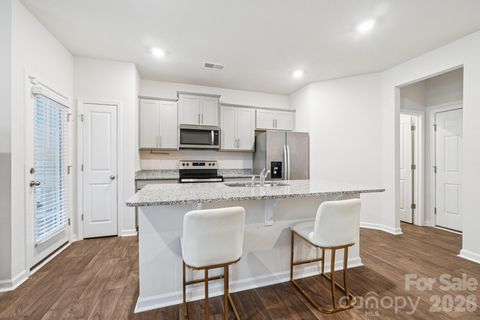 9051 Lowfalls Lane Charlotte NC 28216