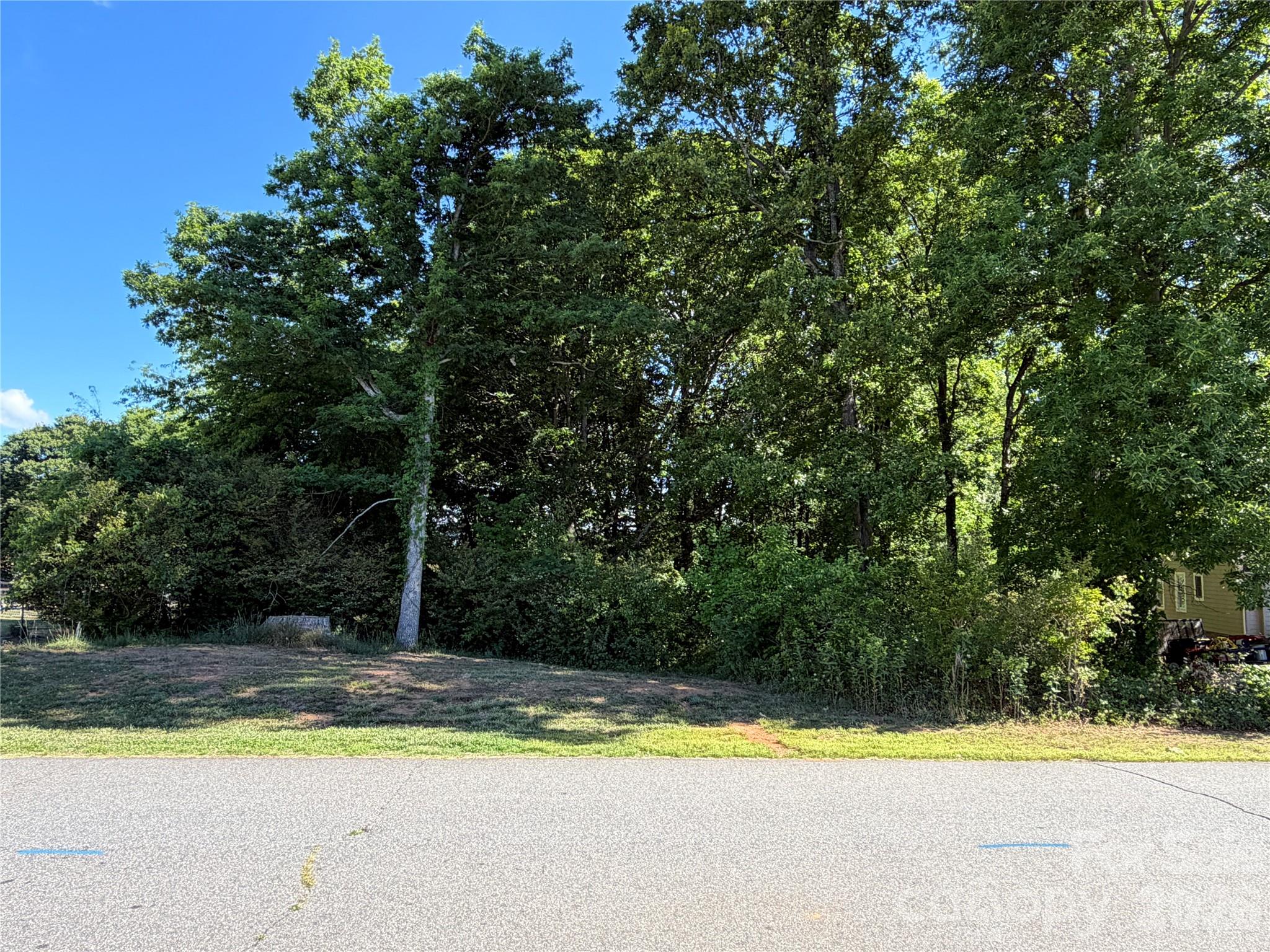 Brooks Glen - Land