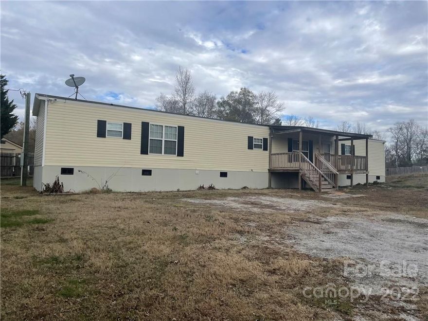 2011 Year Model Approximately 1240 Sq Ft 3 Bedroom 2 Full Bath Maufactured Single Wide. Large Living Room, Eat in Kitchen, Main Bedroom/Bath with Garden Tub, Separate Shower, Walk in Closet. Central Heat and Air via/Electric Heat Pump. 1 Acre Lot, Private Well and Septic.Home is on Permanent Foundation. Cash, Conventional, fha.