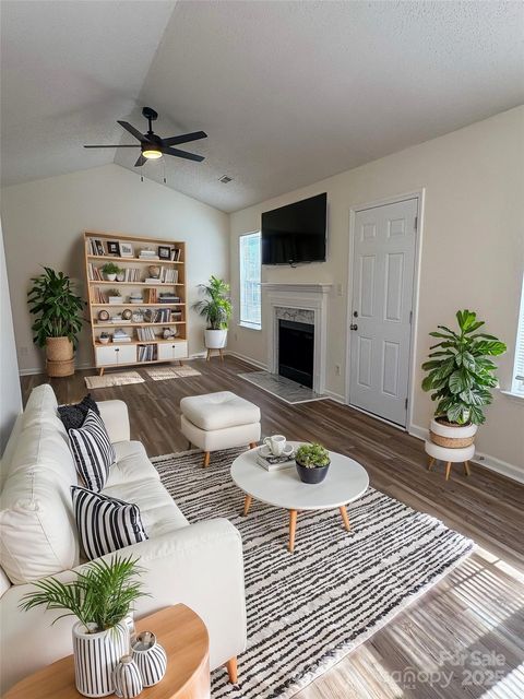 1638 Hudson Graham Lane Charlotte NC 28216