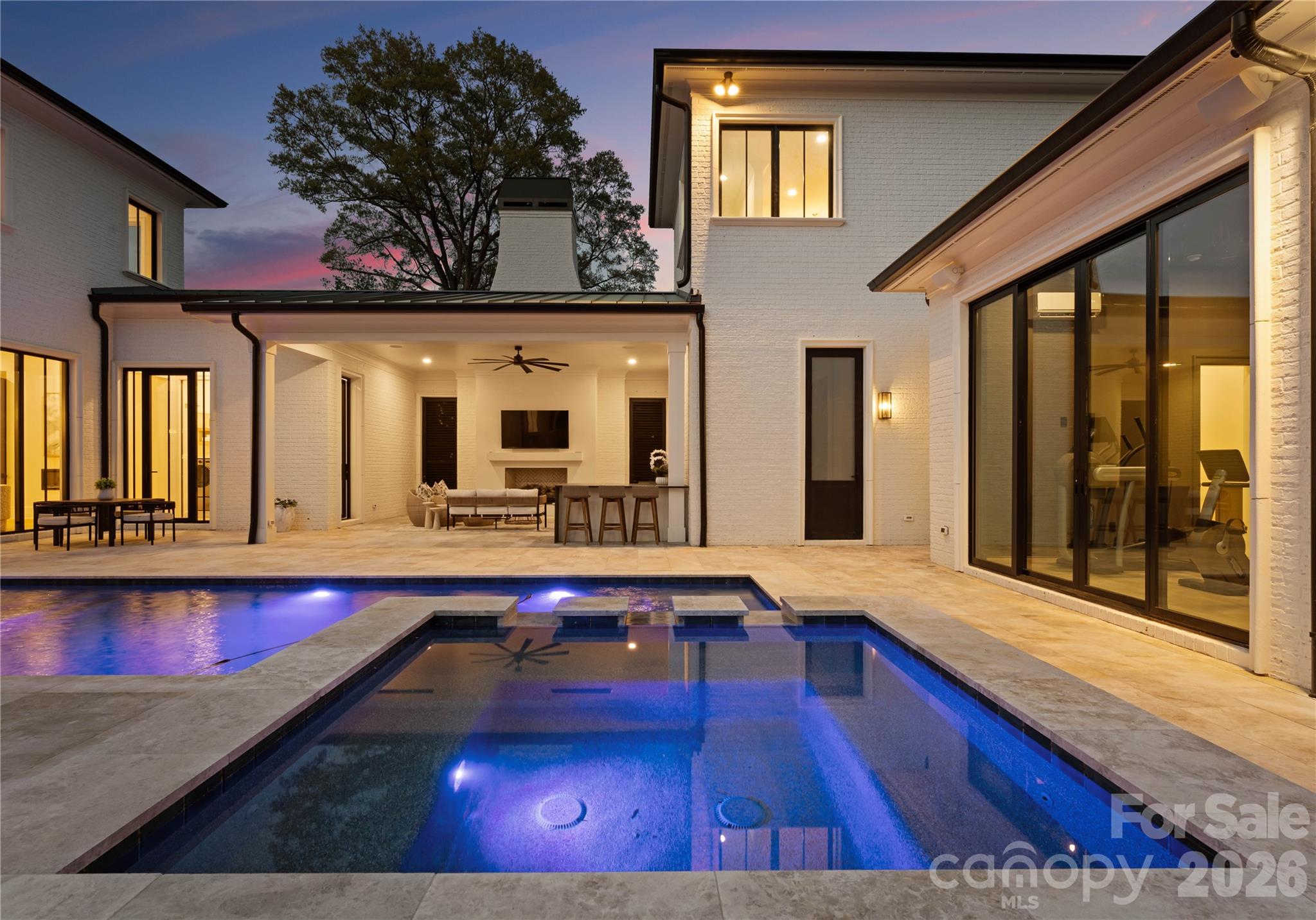 2208 Overhill Road 1