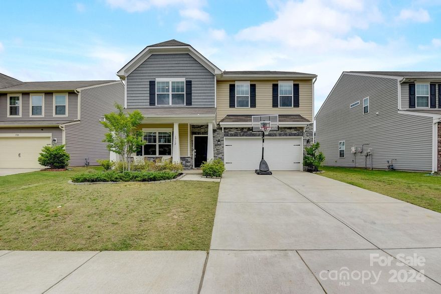 Beautifully maintained home in Walnut Creek, featuring exceptional community amenities. This home is a must-see, boasting quartz countertops and stainless steel appliances. The upper level includes all bedrooms, with the primary suite offering a walk-in closet. Additionally, the upper level features a loft for extra space or entertaining. The backyard is an entertainer's dream, complete with a gazebo, built-in grill, fire pit, and full fencing. Enjoy the community's amenities, including a pool, walking trails, fitness center, playgrounds, tennis courts, and more!