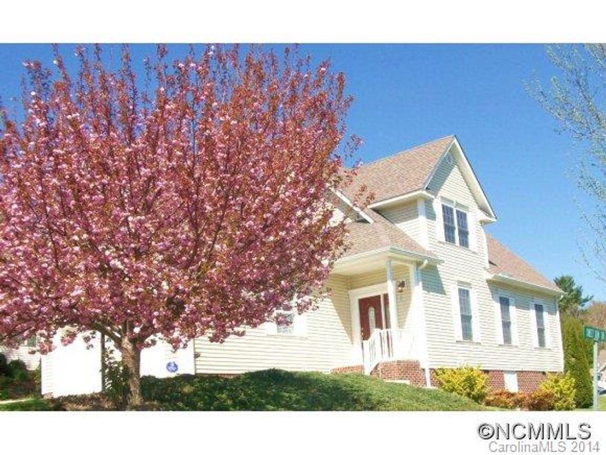 Come see this wonderfully renovated 3 bedroom, 2.5 bath home with mountain views and conveniently located close to hospitals, schools and shopping. Renovations include new paint, new kitchen back splash, new carpet, refinished hardwood flooring, new hot water heater, rear decking refinished and stained and new Pella deck door. This home is immaculate.  Quarterly HOA dues include lawn maintenance. Home warranty provided.