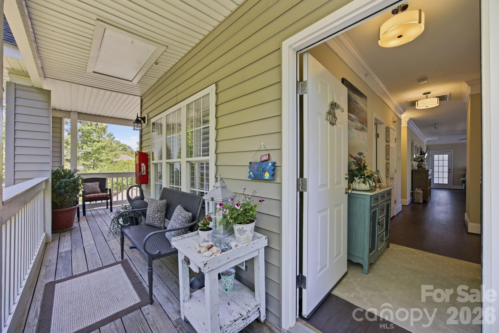 8942 Rosalyn Glen Road