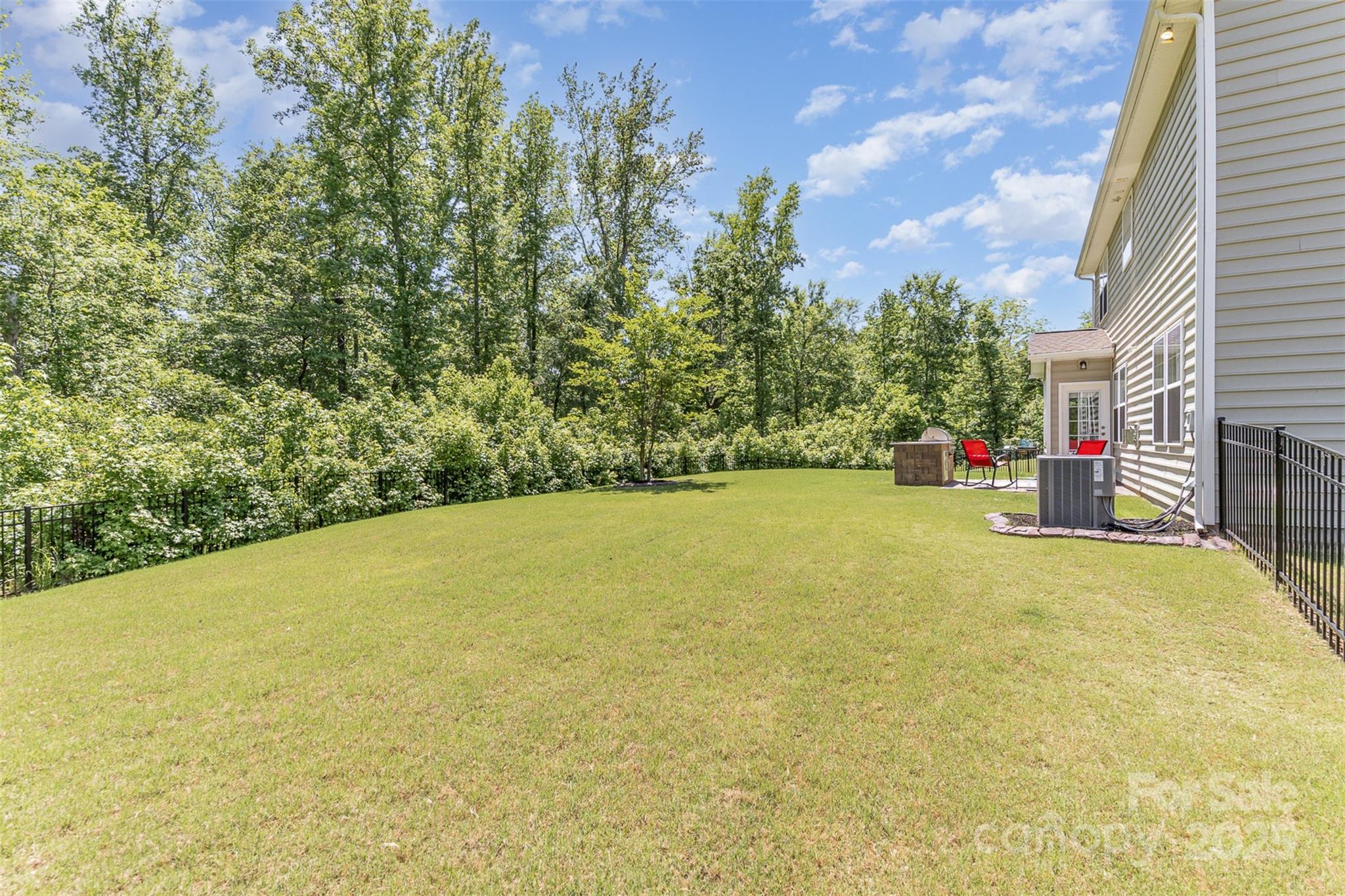 Fort Mill, South Carolina 29715, United States, 5 Bedrooms Bedrooms, ,4 BathroomsBathrooms,Residential,Under Contract,118951