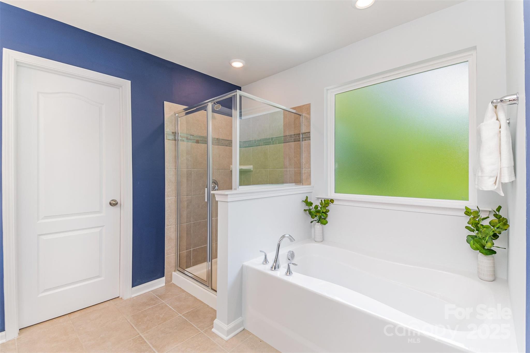 Fort Mill, South Carolina 29715, United States, 5 Bedrooms Bedrooms, ,4 BathroomsBathrooms,Residential,Under Contract,118951