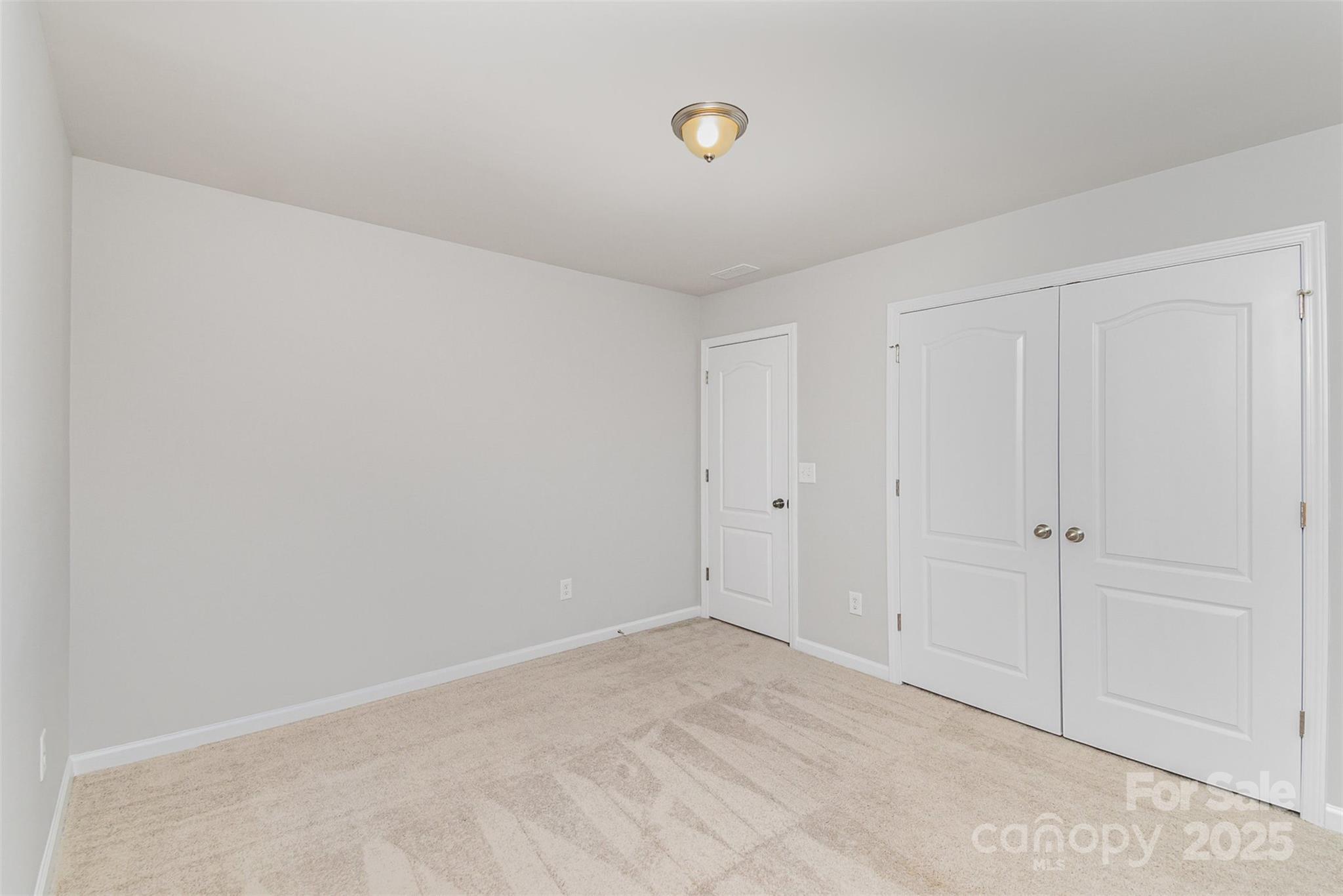 Fort Mill, South Carolina 29715, United States, 5 Bedrooms Bedrooms, ,4 BathroomsBathrooms,Residential,Under Contract,118951