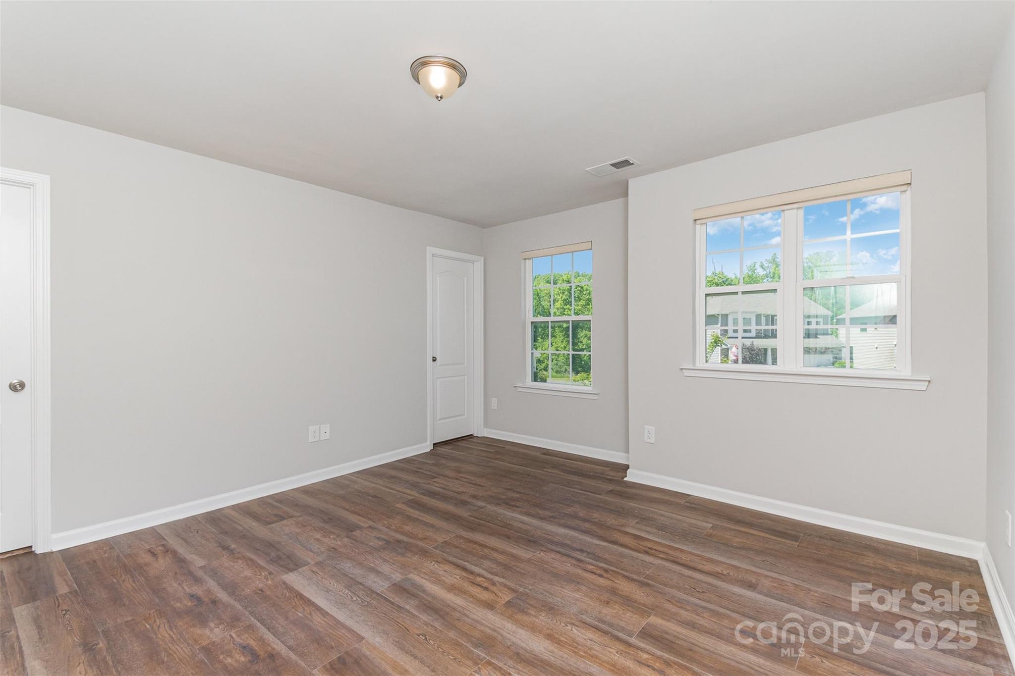 Fort Mill, South Carolina 29715, United States, 5 Bedrooms Bedrooms, ,4 BathroomsBathrooms,Residential,Under Contract,118951