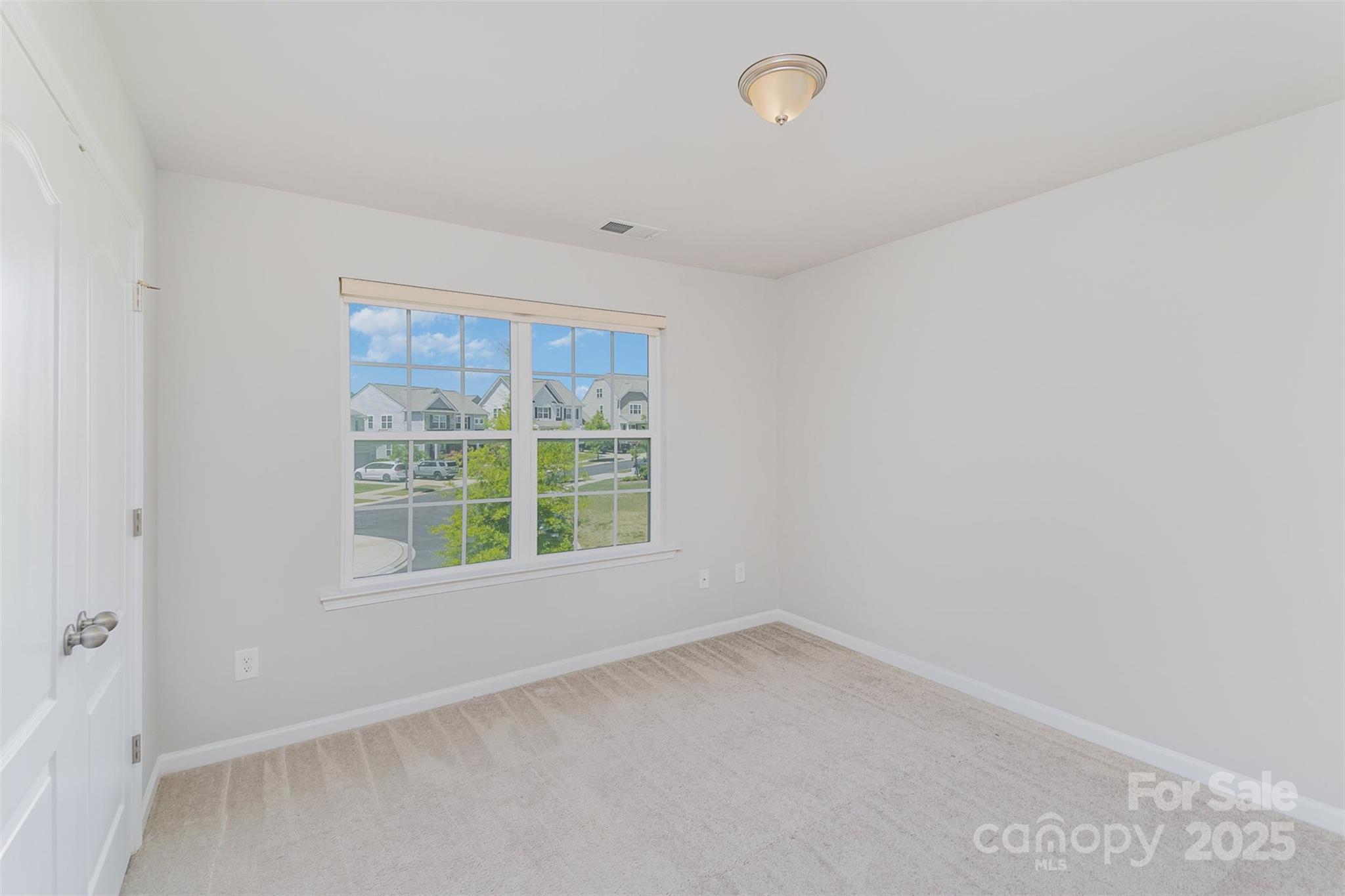 Fort Mill, South Carolina 29715, United States, 5 Bedrooms Bedrooms, ,4 BathroomsBathrooms,Residential,Under Contract,118951