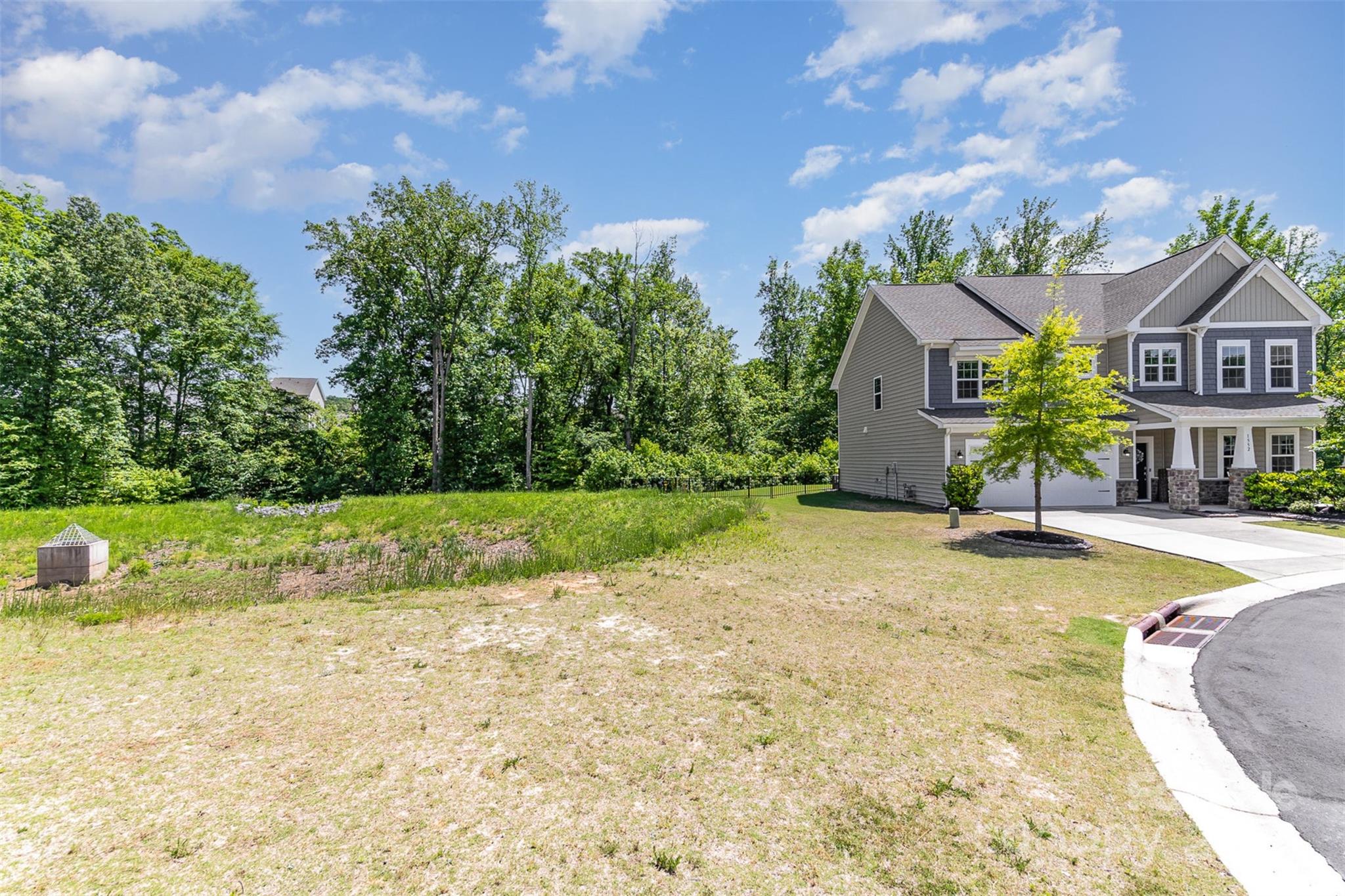 Fort Mill, South Carolina 29715, United States, 5 Bedrooms Bedrooms, ,4 BathroomsBathrooms,Residential,Under Contract,118951