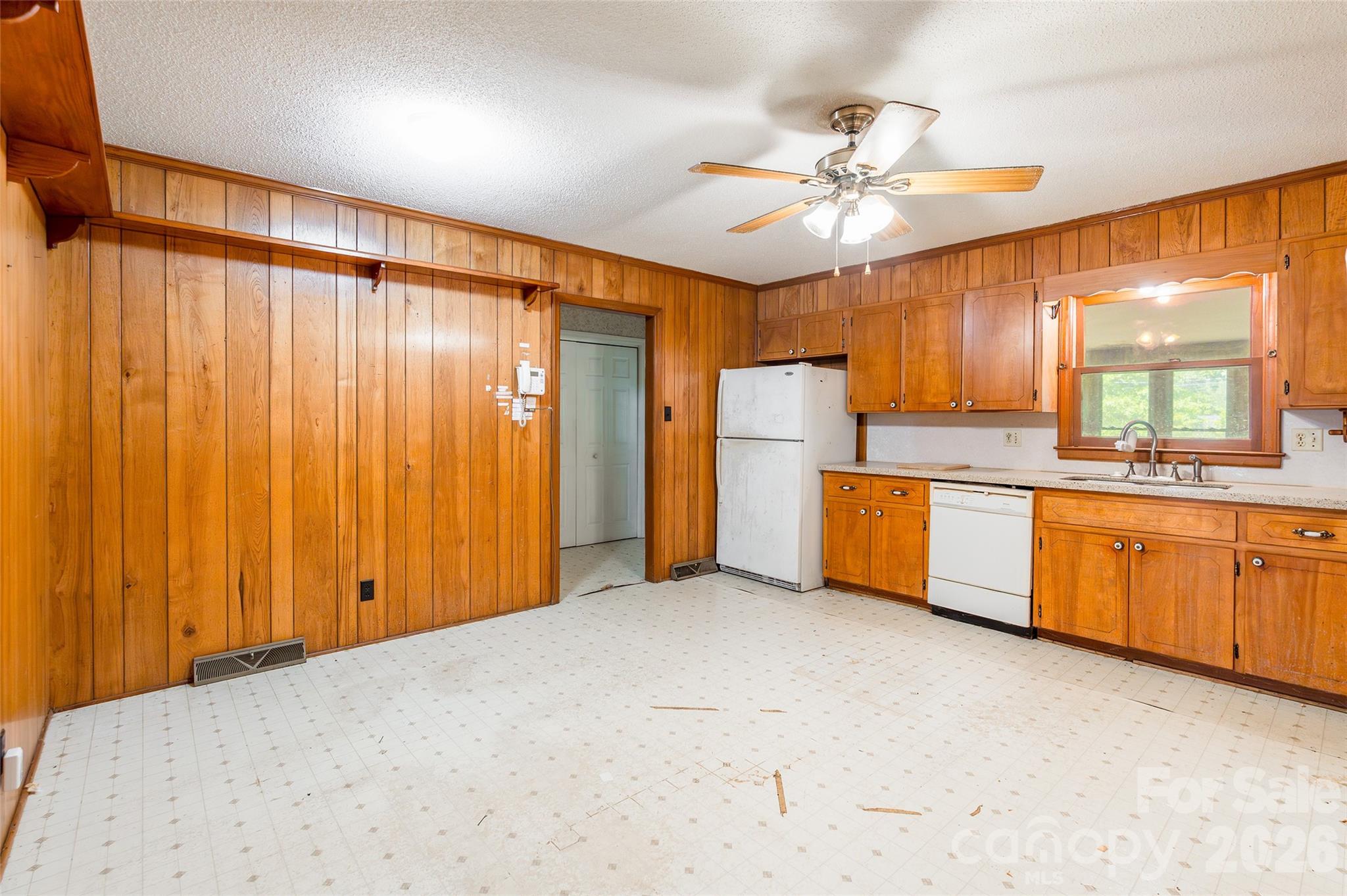 Camelot Woods - Residential