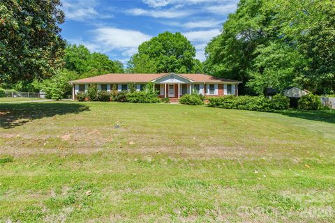 Photo of 2506 Colebrook Drive, Rock Hill, SC 29732 (MLS # 4372240)