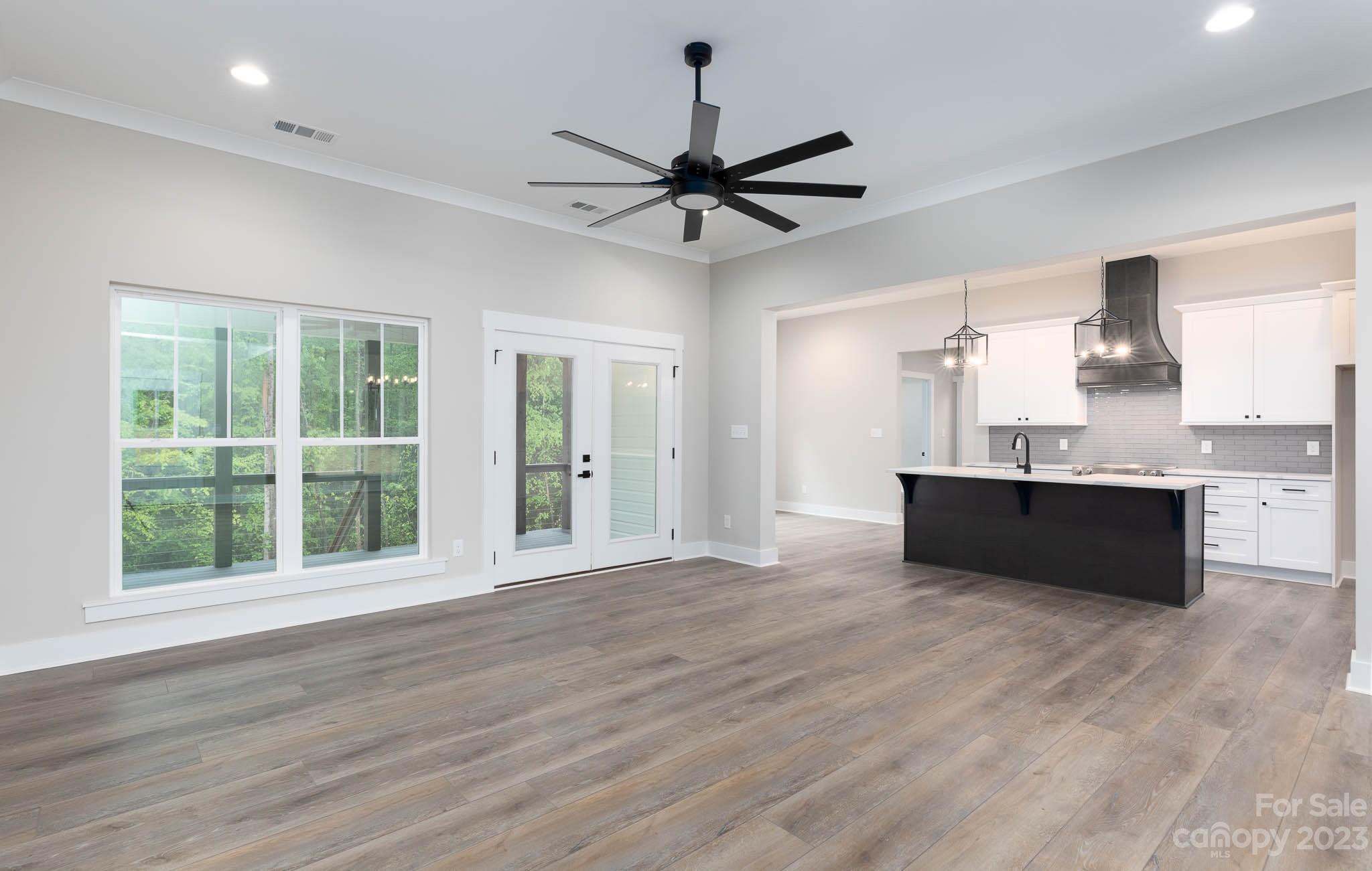 Sanders Landing - Residential