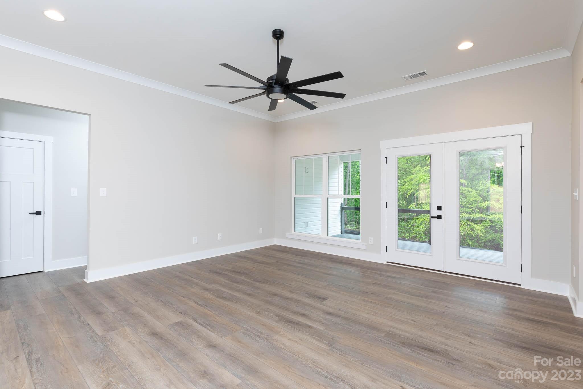 Sanders Landing - Residential