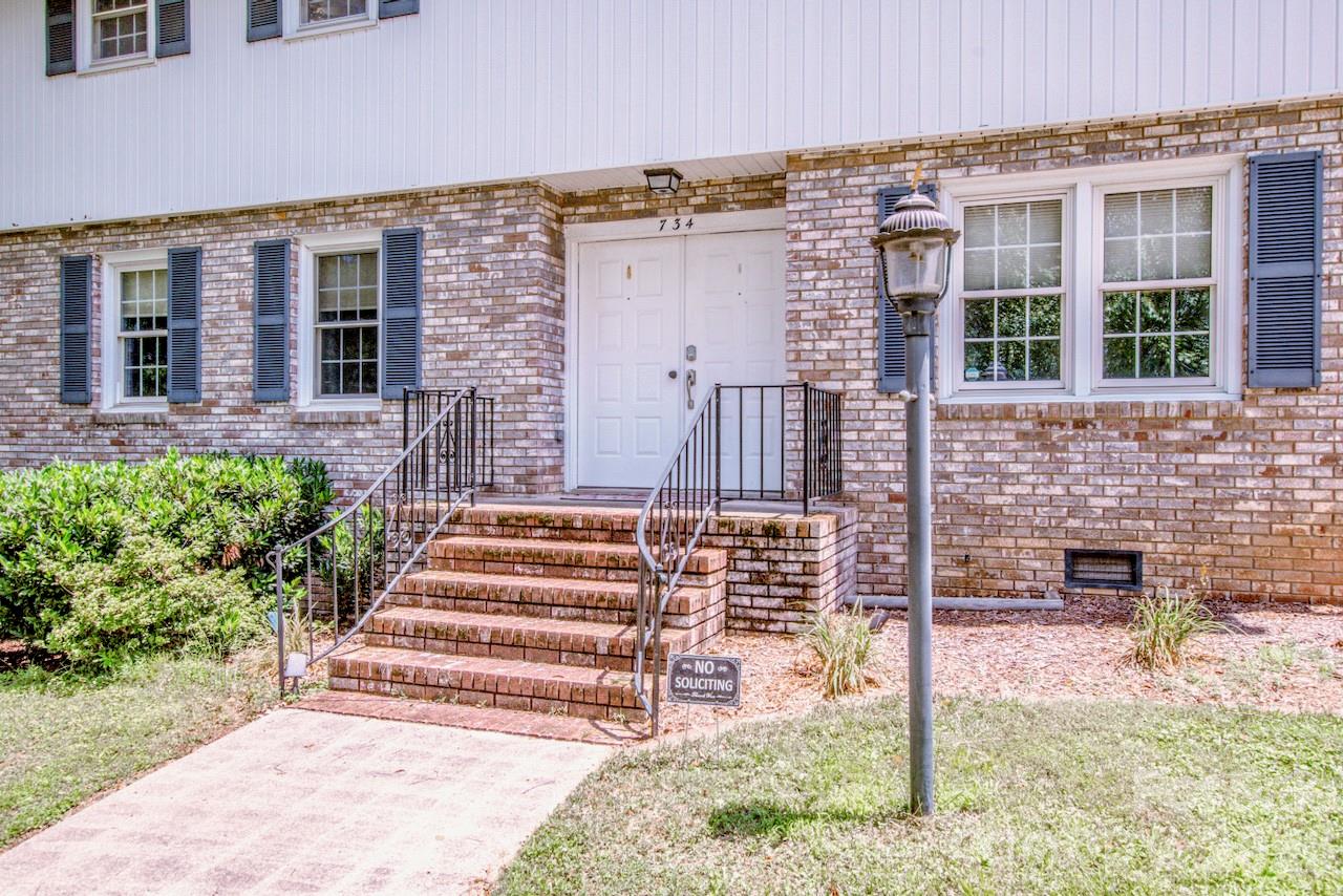 734 Willow Lane