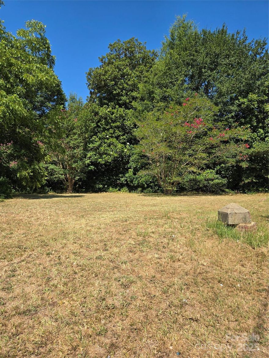 Multiple lots to be sold together. Total of 0.9 acres
717 Kings Mountain St. is 0.28 (per GIS) acre lot and includes a brick single family home that is in need of major renovation.
713 Kings Mountain St. is 0.26 acre lot. Mostly cleared and flat.
709 Kings Mountain St. is 0.35 acre lot. Mostly cleared and flat.
707 Kings Mountain St. is 0.01 acre lot. Cleared and flat.
