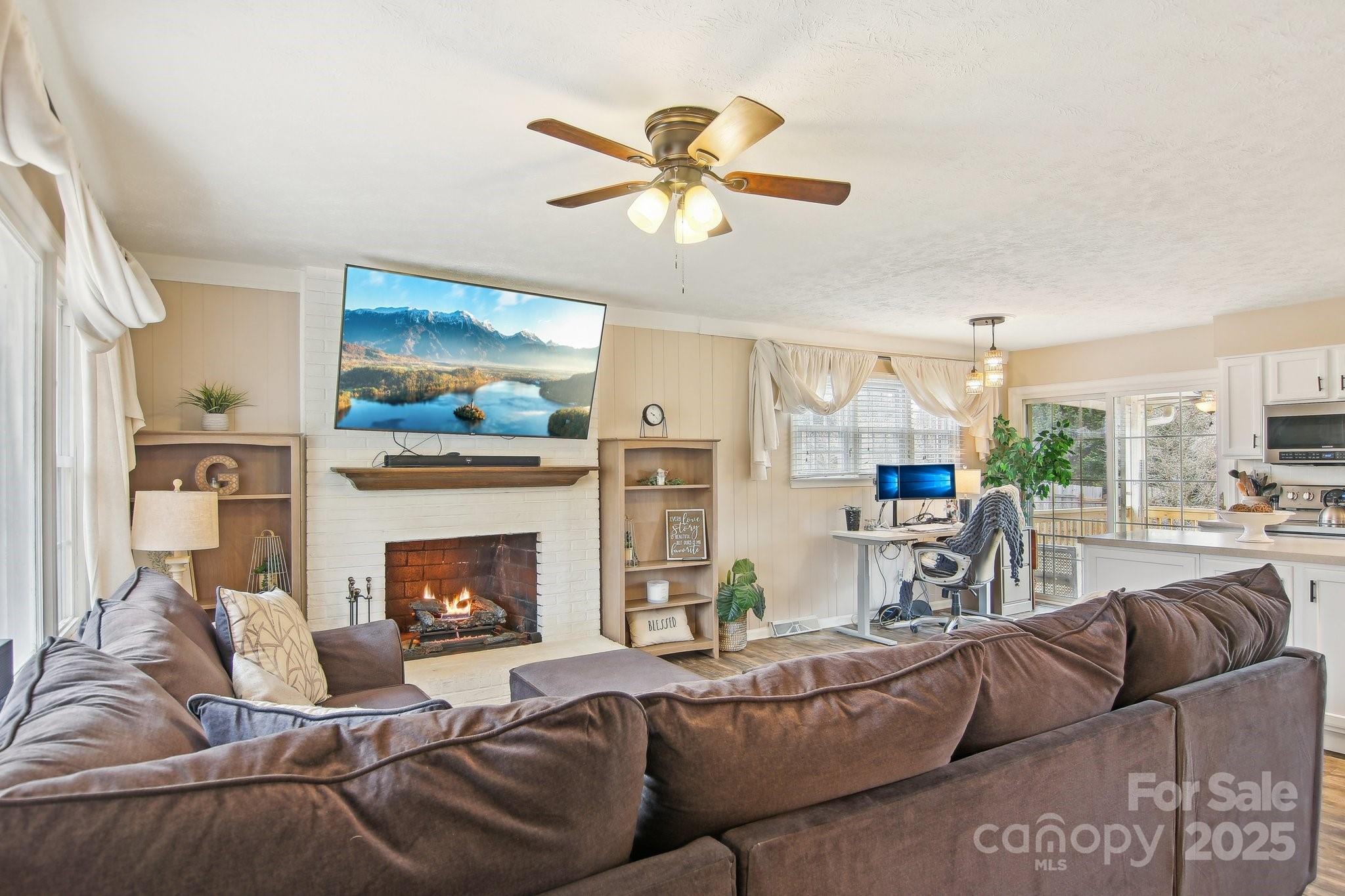 403 Crest Road