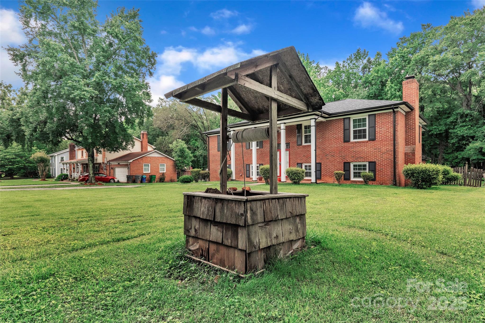 5633 Mallard Drive S