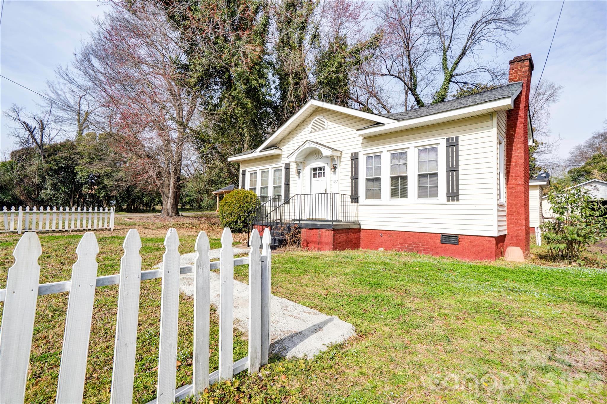 1467 E Marion Street