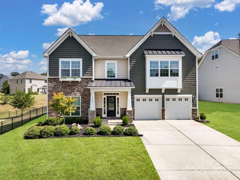 1982 Smokey Quartz Road Davidson NC 28036
