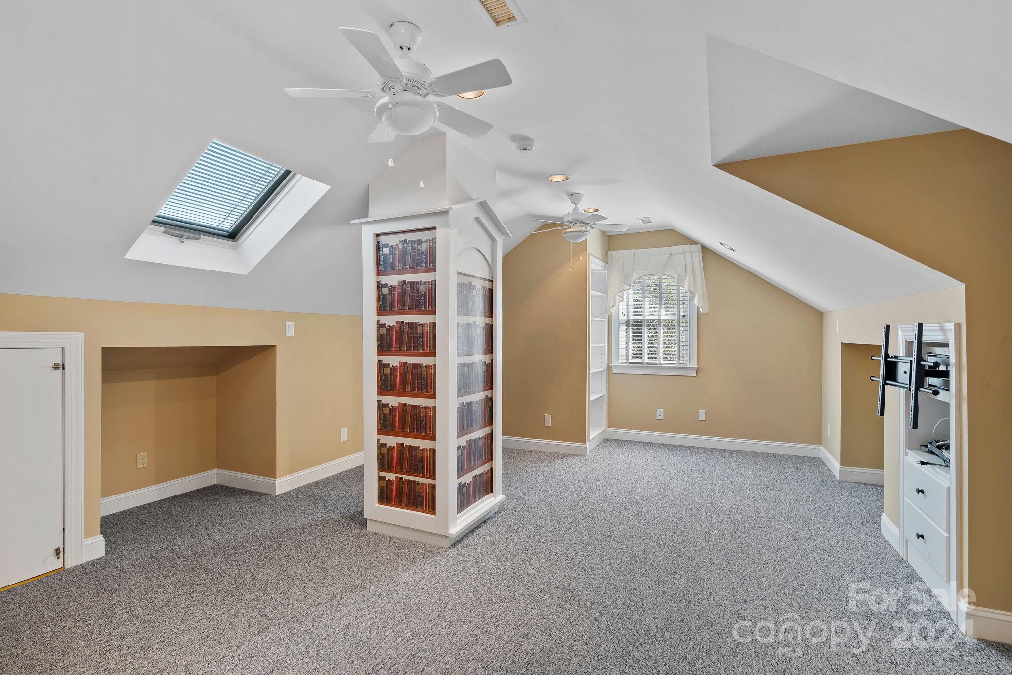 Stonemarker Pointe - Residential