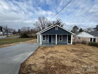 332 Arlington Circle NW