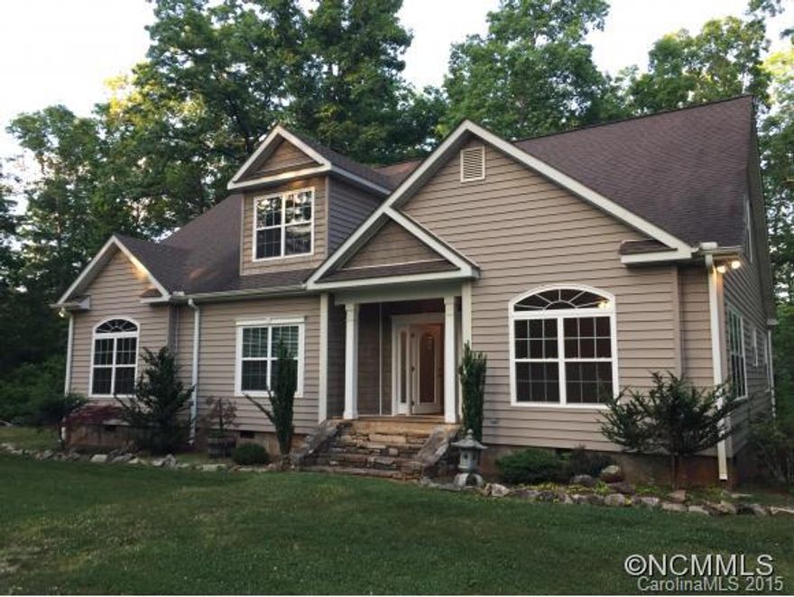 Convenient country living, home sits on little over an acre surrounded by woods space both outside as well as in.  Spacious 3000+ square foot home, 3bedrooms, 3bathrooms, huge bonus room, open living, kitchen & dining space, private sitting room on front, built in desk space in living side of home.  Schedule your viewing today! This is a Fannie Mae Homepath Property.