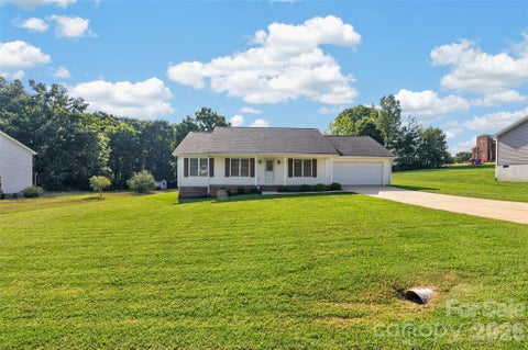 Photo of 4405 Claralee Lane, Hickory, NC 28602 (MLS # 4427546)
