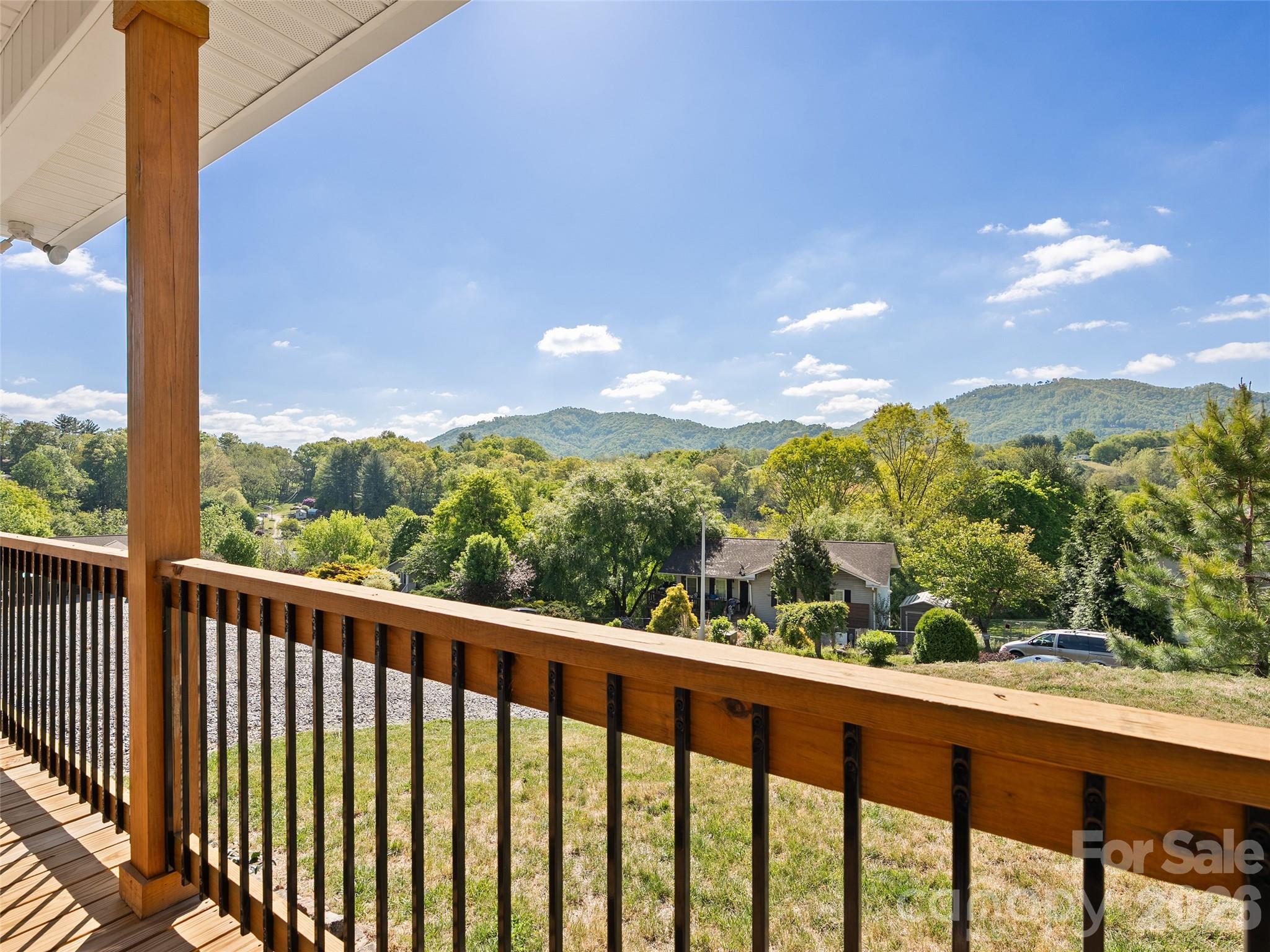 373 Barefoot Ridge