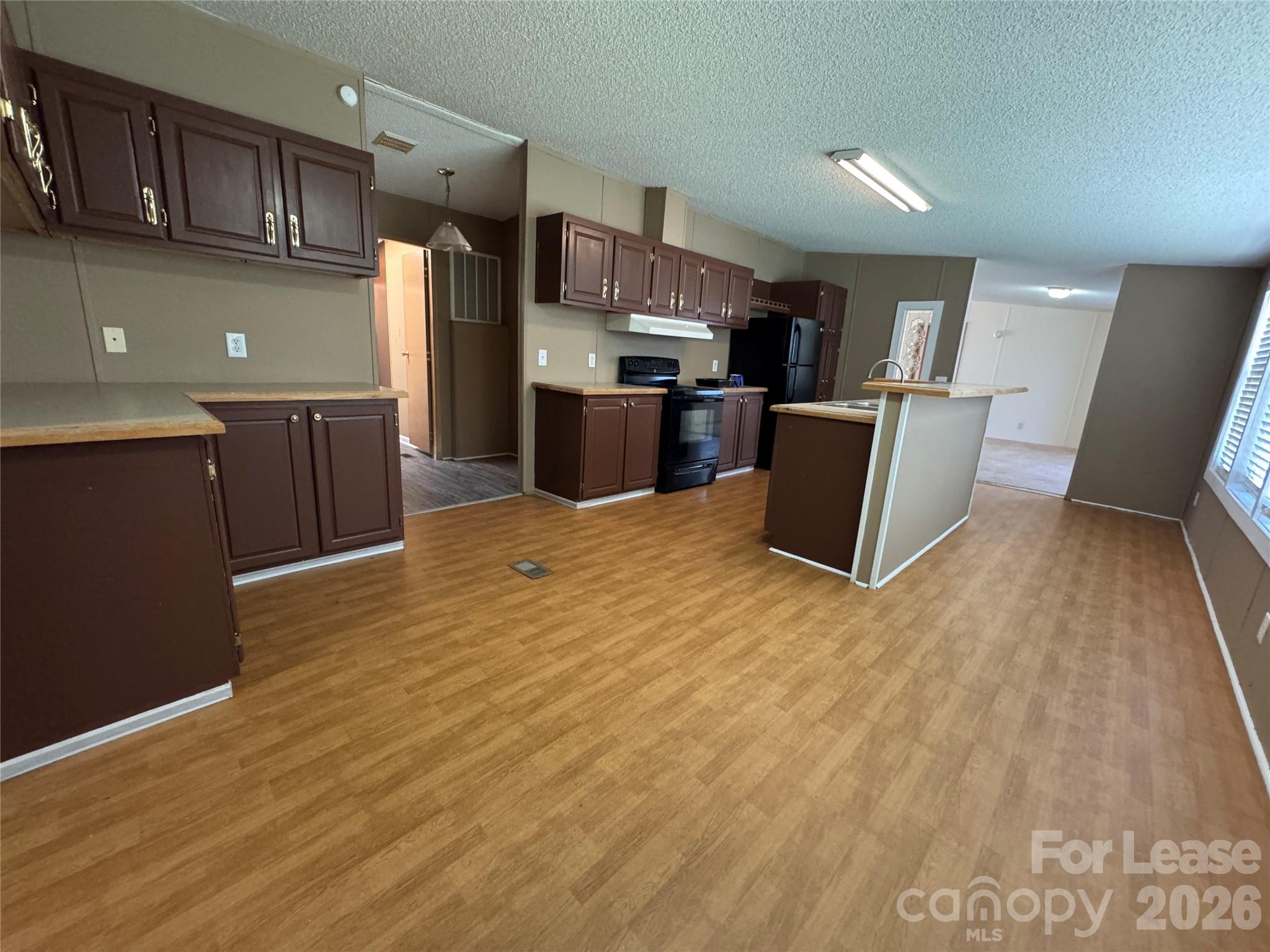 Summerrow Estates - Residential Lease