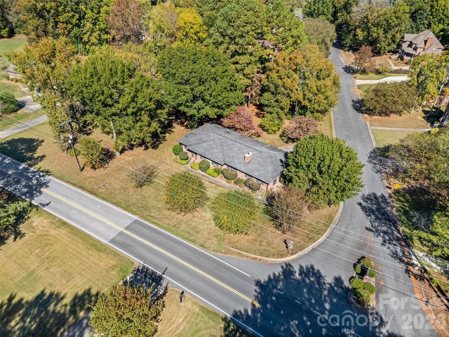 Spacious all-brick ranch home!
Large living room, all new flooring, and the HVAC is 3 years old. Located on a large lot with no HOA, and featuring a storage area in the carport. 
Amazing location close to shopping, schools, and the highway.