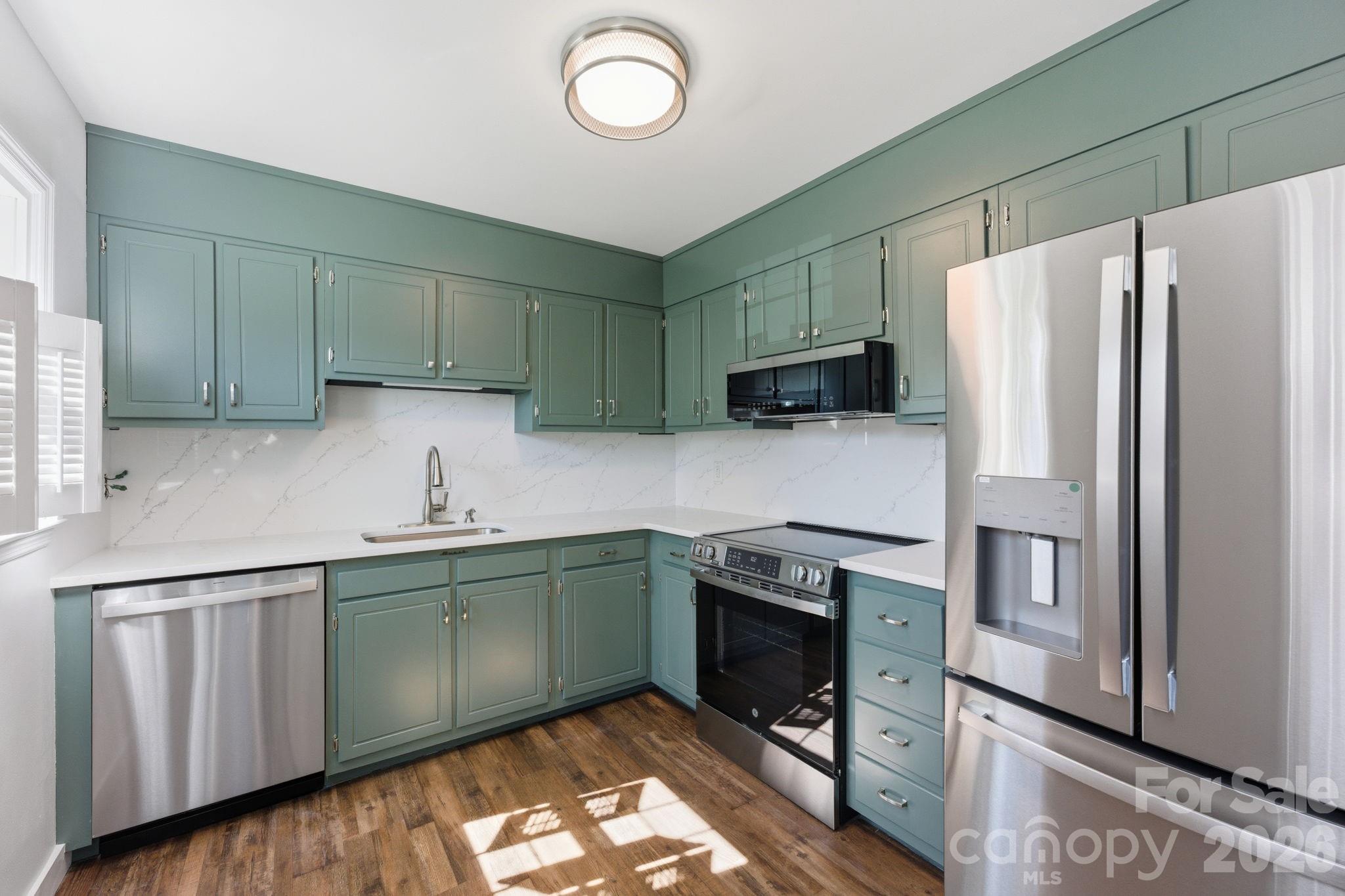 8005 Regent Park Lane