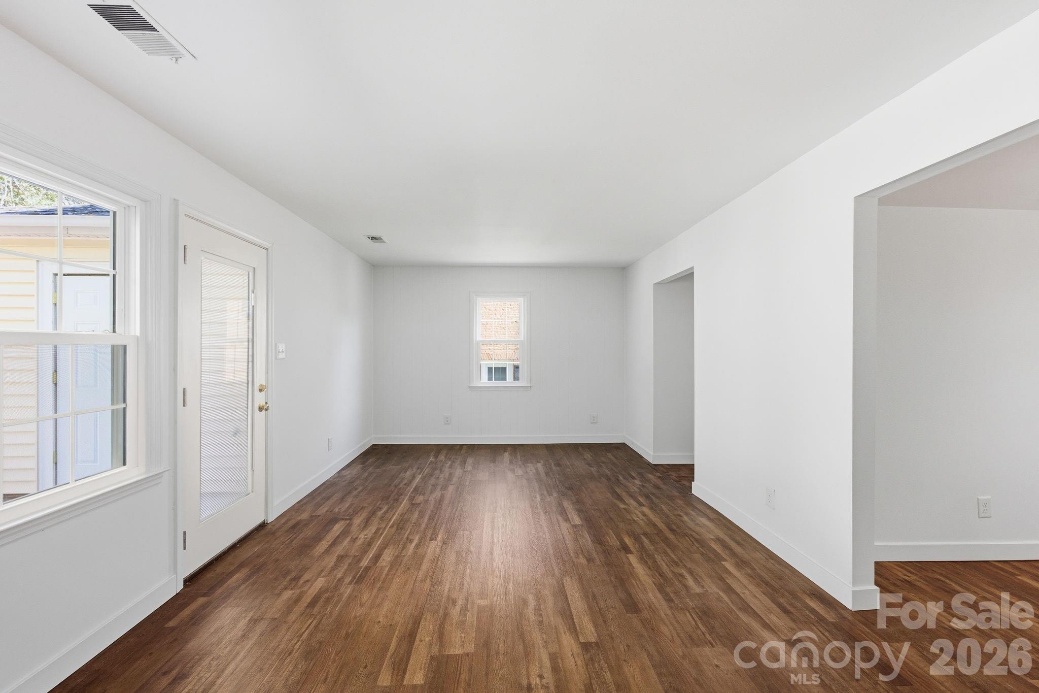 8005 Regent Park Lane