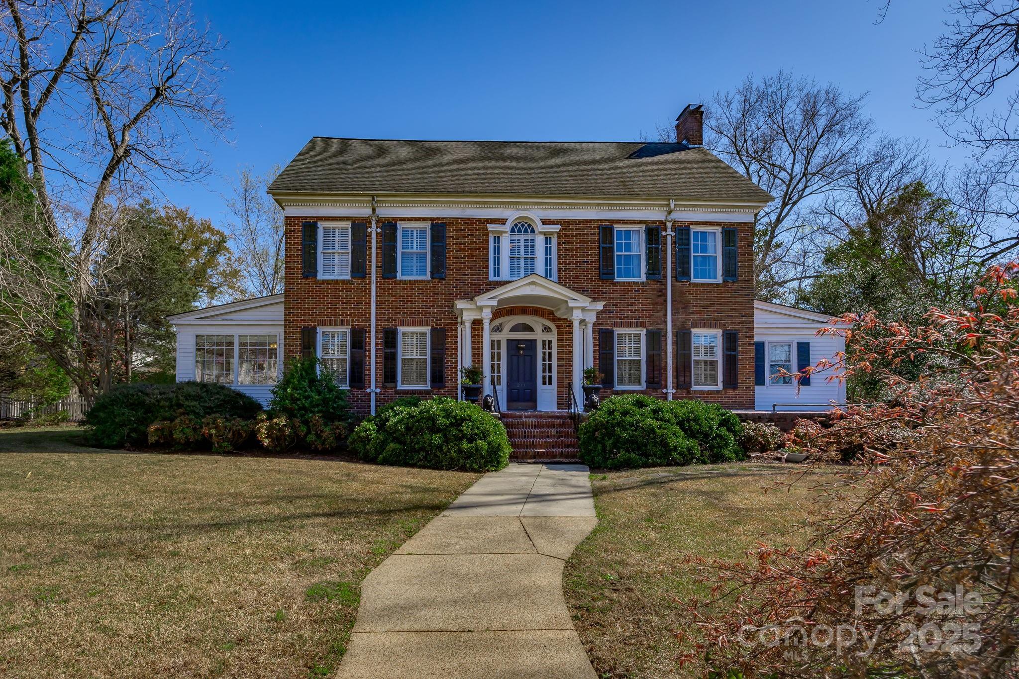 211 W Liberty Street